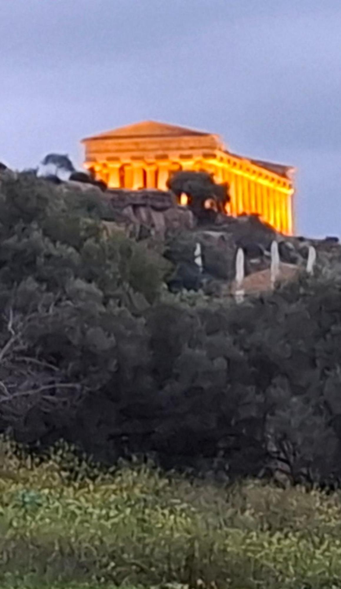 B&B Le Lumie "Il Cortiletto Del Centro" Agrigento Exterior photo