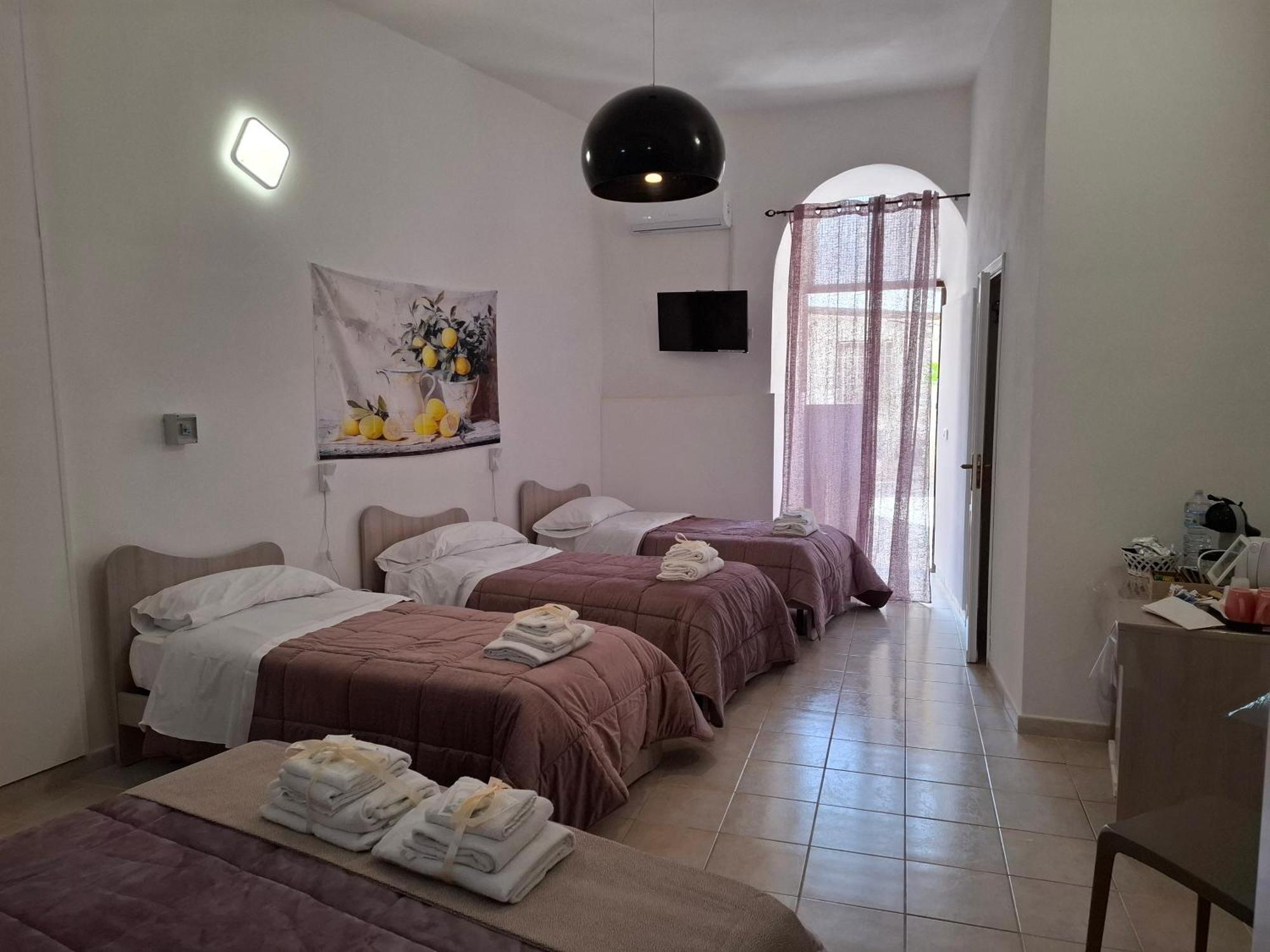 B&B Le Lumie "Il Cortiletto Del Centro" Agrigento Exterior photo