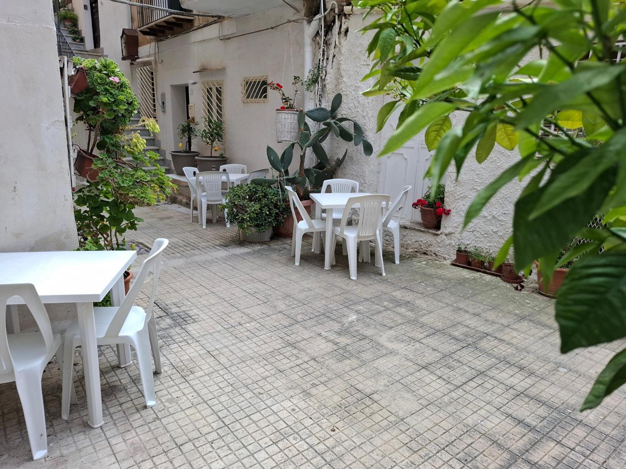 B&B Le Lumie "Il Cortiletto Del Centro" Agrigento Exterior photo